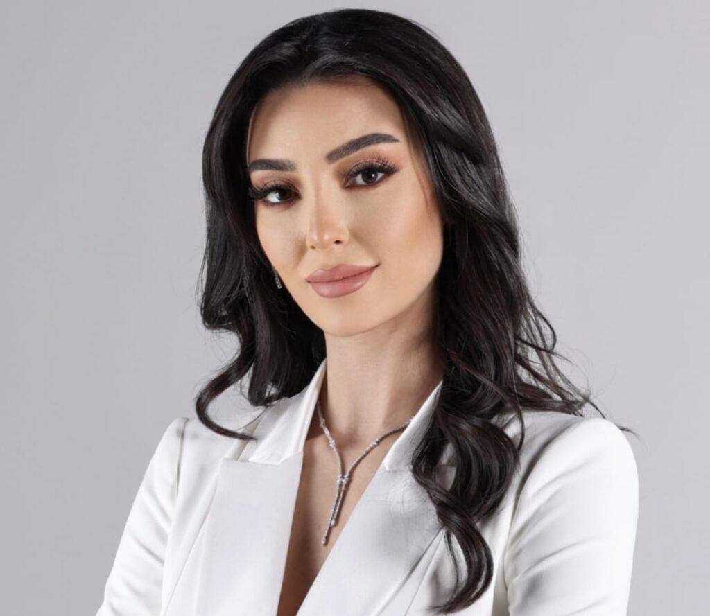 الاعلامية ميرا عبد الخالق بعد تألقها على مسرح Miss natural beauty تتوجه الى اسطنبول لهذا السبب !